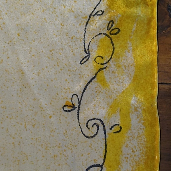 Fall colored scraf - Picture 3 of 3